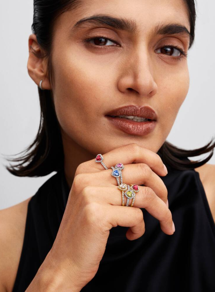 Anello Cuore in Rilievo Rosa